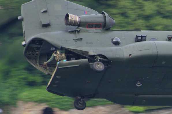 21 May 2020 - 19-33-15 
Somebody on the tailgate was having a fine old time.
----------------------
Super low past Dartmouth RAF Chinook ZH902